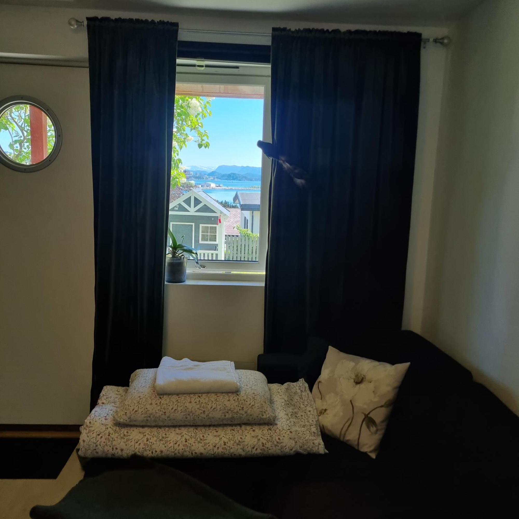 Apartment Near Center / Free P Ålesund Zewnętrze zdjęcie