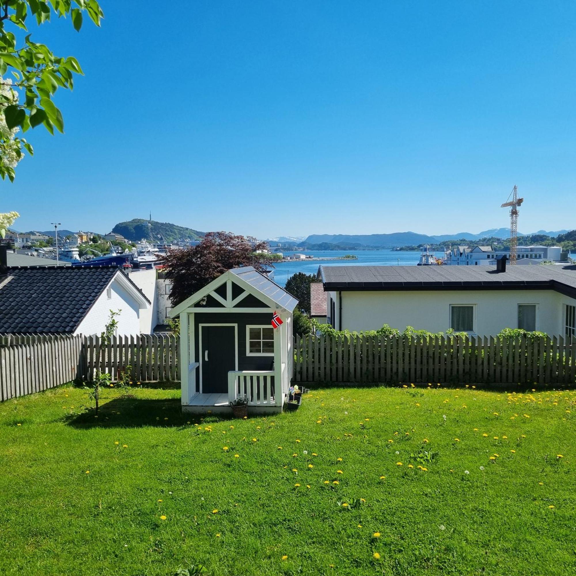 Apartment Near Center / Free P Ålesund Zewnętrze zdjęcie